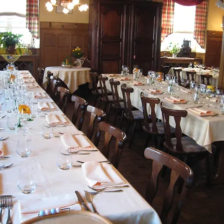 ホテル La Couronne A